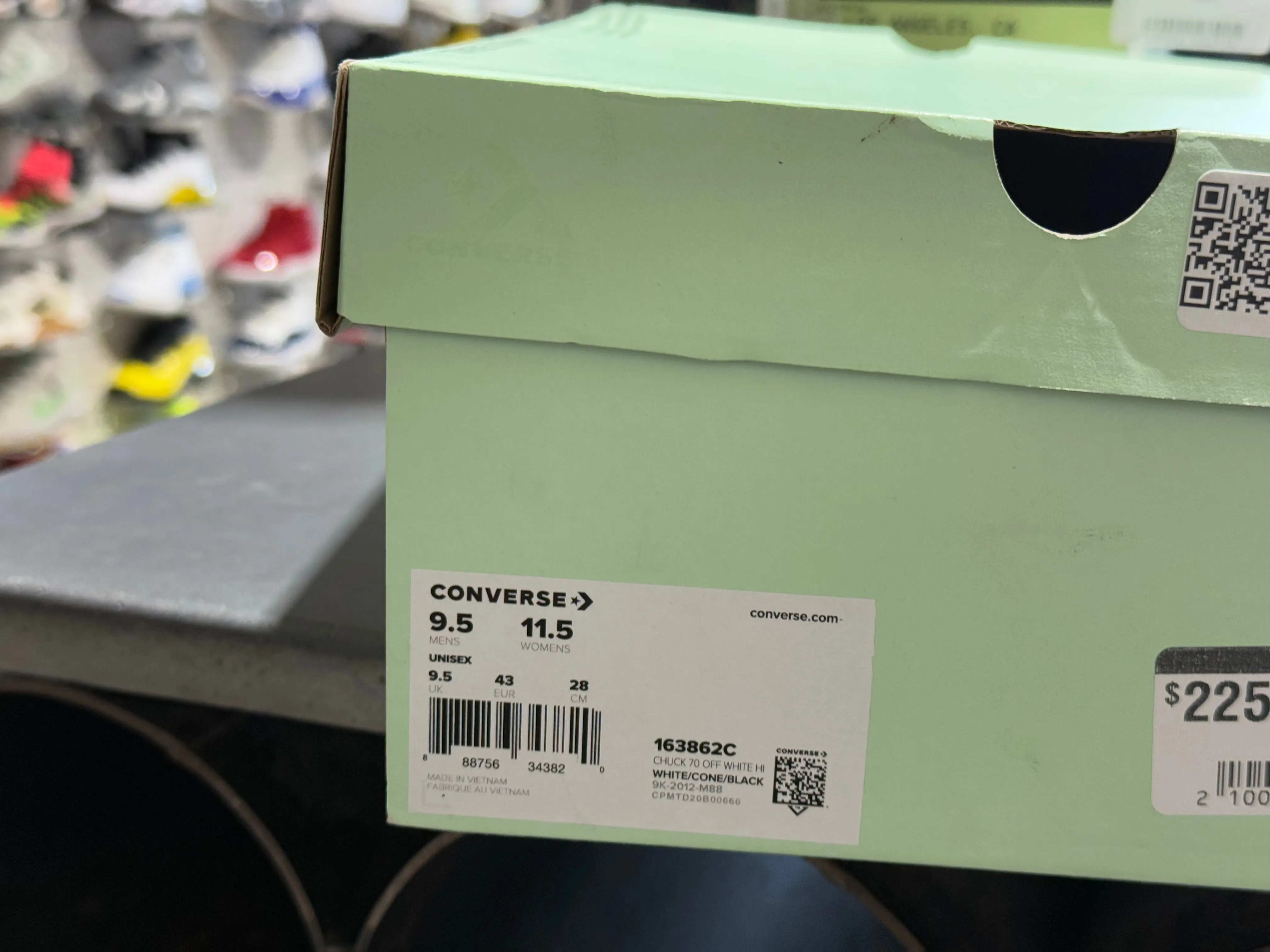 Converse Chuck 70 Off White Hi Size 9.5