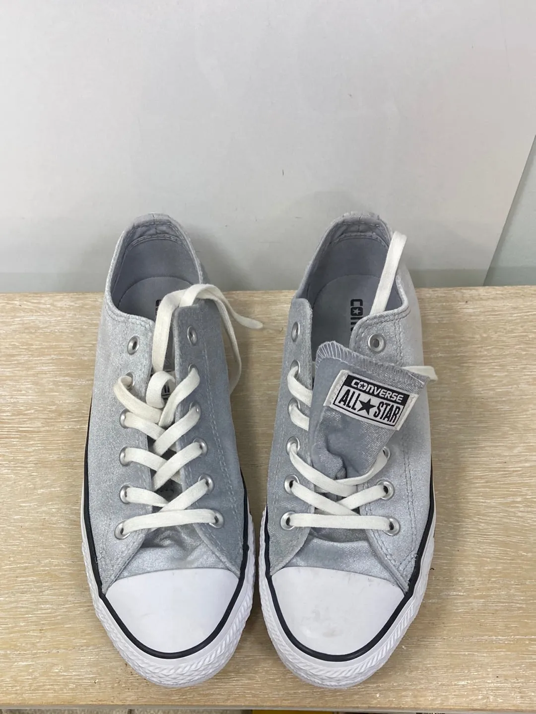 CONVERSE.Zapatillas grises terciopelo T.41 (tara)
