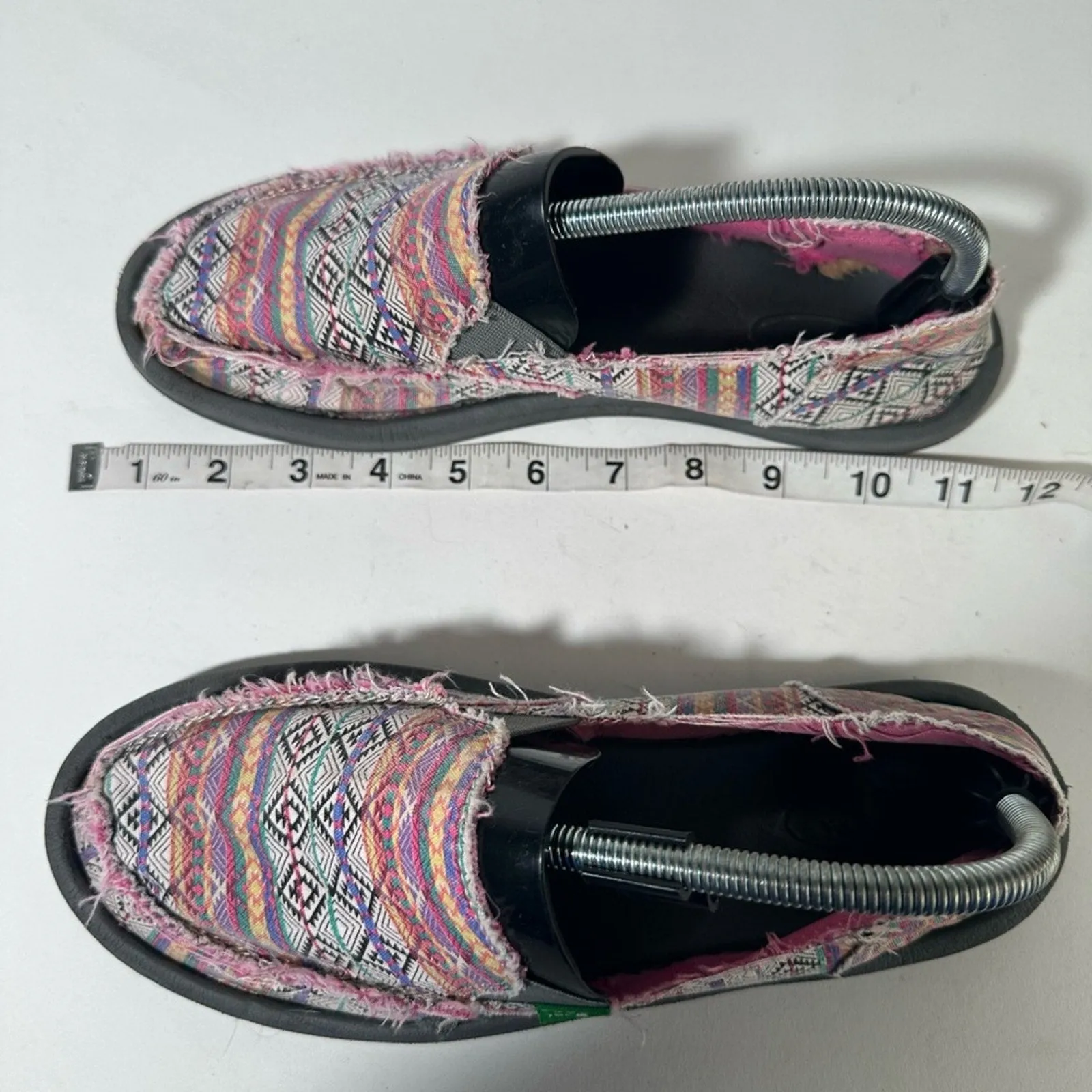 Sanuk Donna Tribal Magenta Geometric Slip-On Shoes
